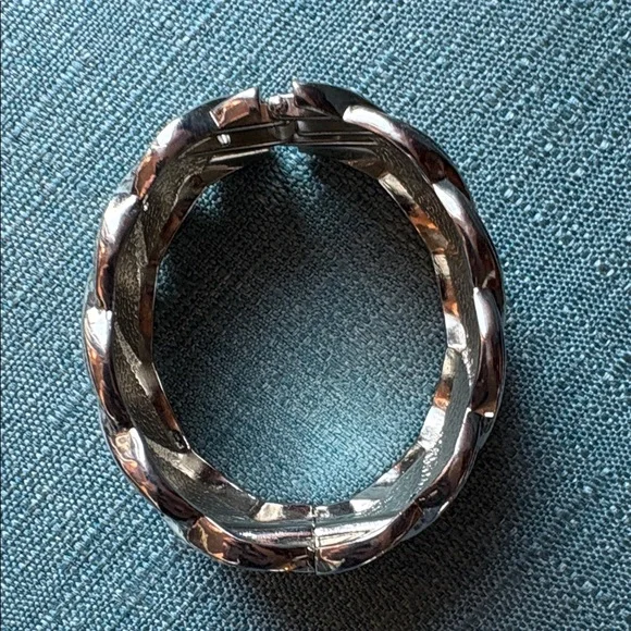 Vintage-Style Silver Braided Chunky Cuff Bracelet - Picture 5 of 6